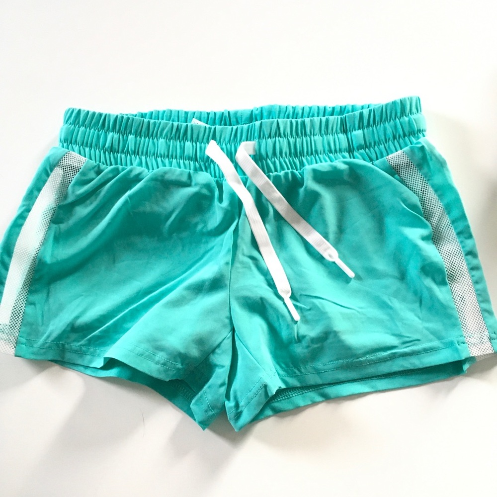 Fabletics Pamela Short - Picture 2 of 10